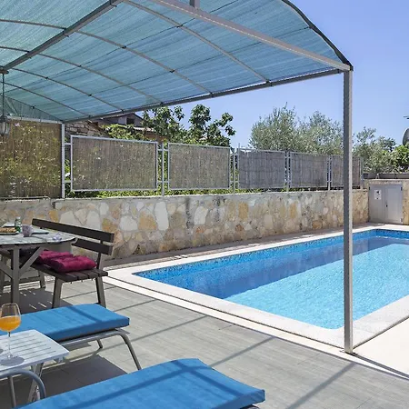 Vila Emma Tar-Vabriga