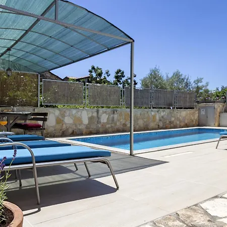 Vila Emma Tar-Vabriga